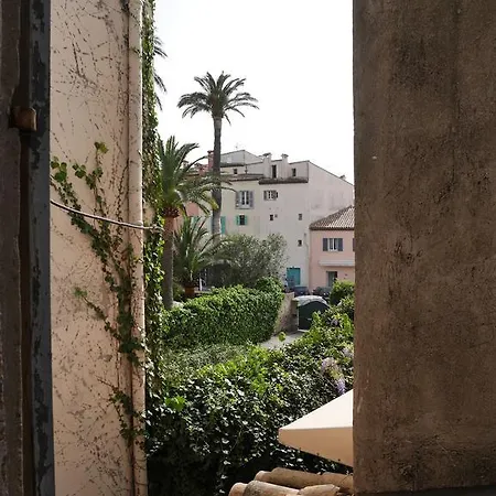 Le St Tropez Апартаменты *